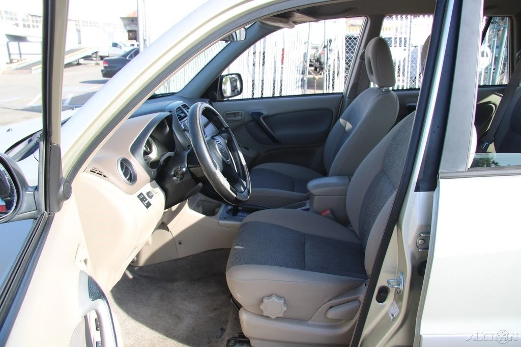 2003 Toyota RAV4 2nd Gen - Image 14 of 21