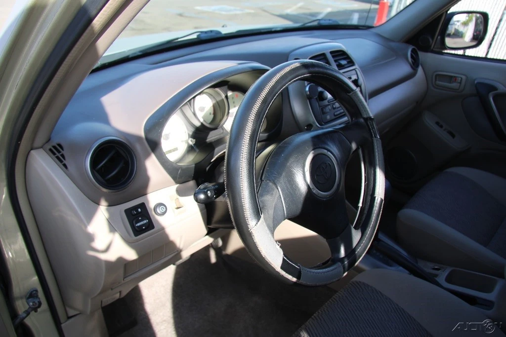 2003 Toyota RAV4 2nd Gen - Image 15 of 21