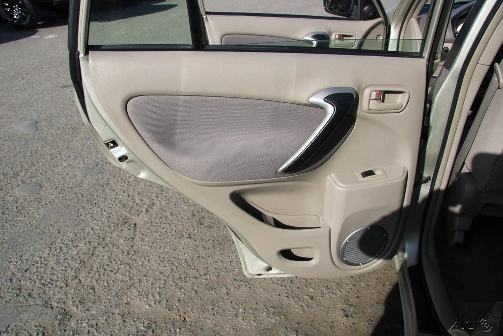 2003 Toyota RAV4 2nd Gen - Image 20 of 21
