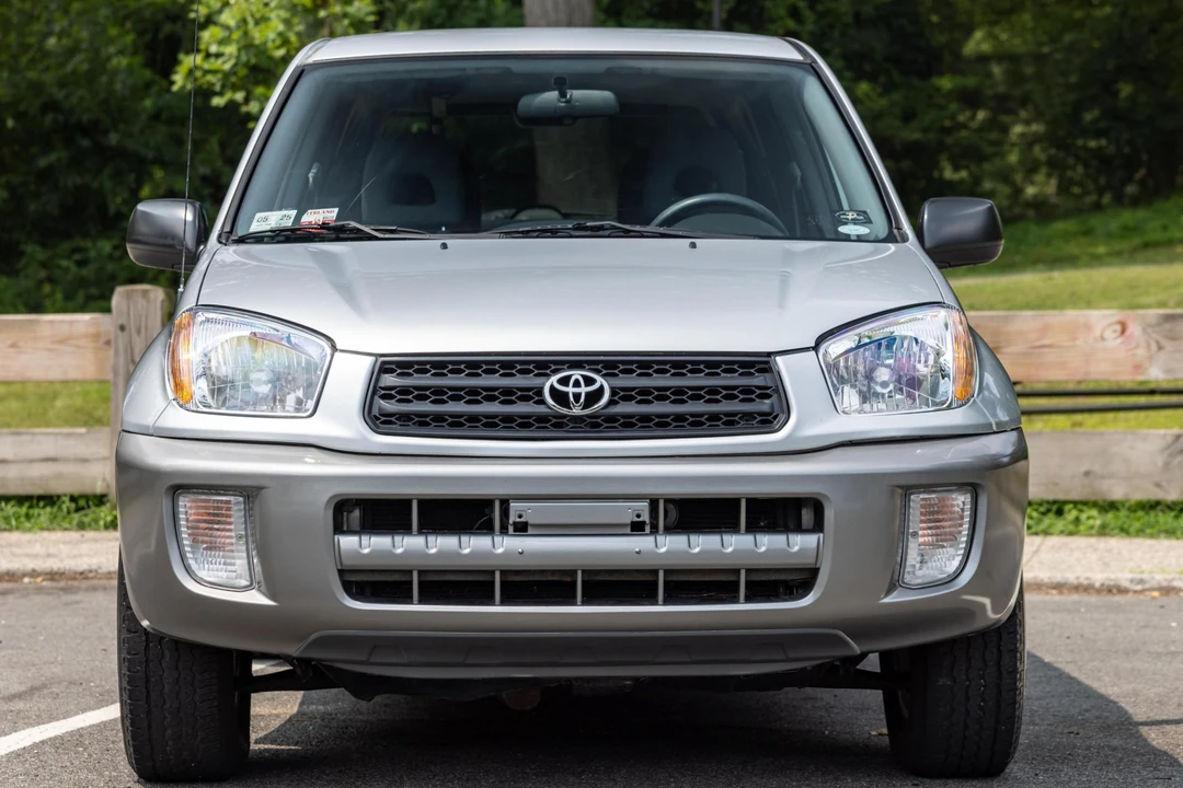 2003 Toyota RAV4 2nd Gen - Image 2 of 31