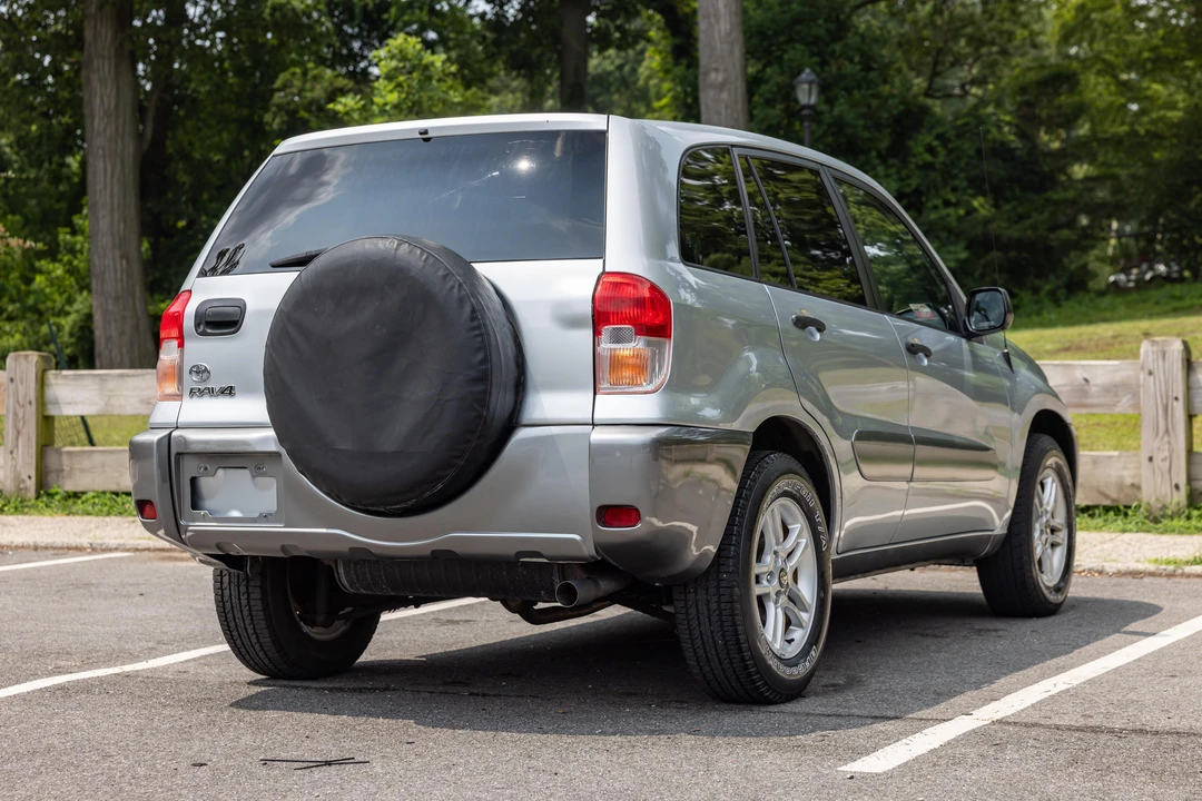 2003 Toyota RAV4 2nd Gen - Image 9 of 31