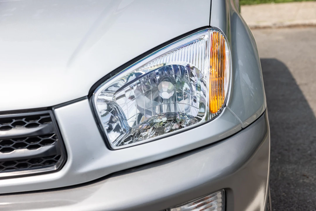 2003 Toyota RAV4 2nd Gen - Image 19 of 31