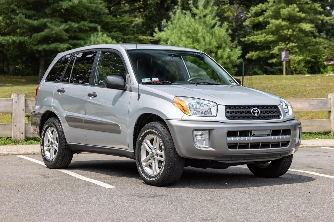 2003 Toyota RAV4 2nd Gen - Image 12 of 31