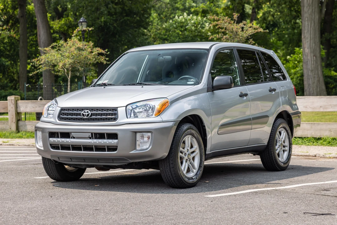 2003 Toyota RAV4 2nd Gen - Image 6 of 31