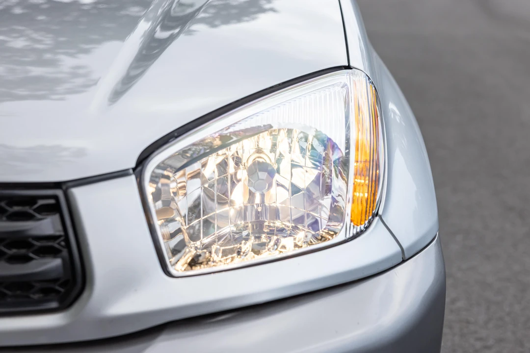 2003 Toyota RAV4 2nd Gen - Image 18 of 31