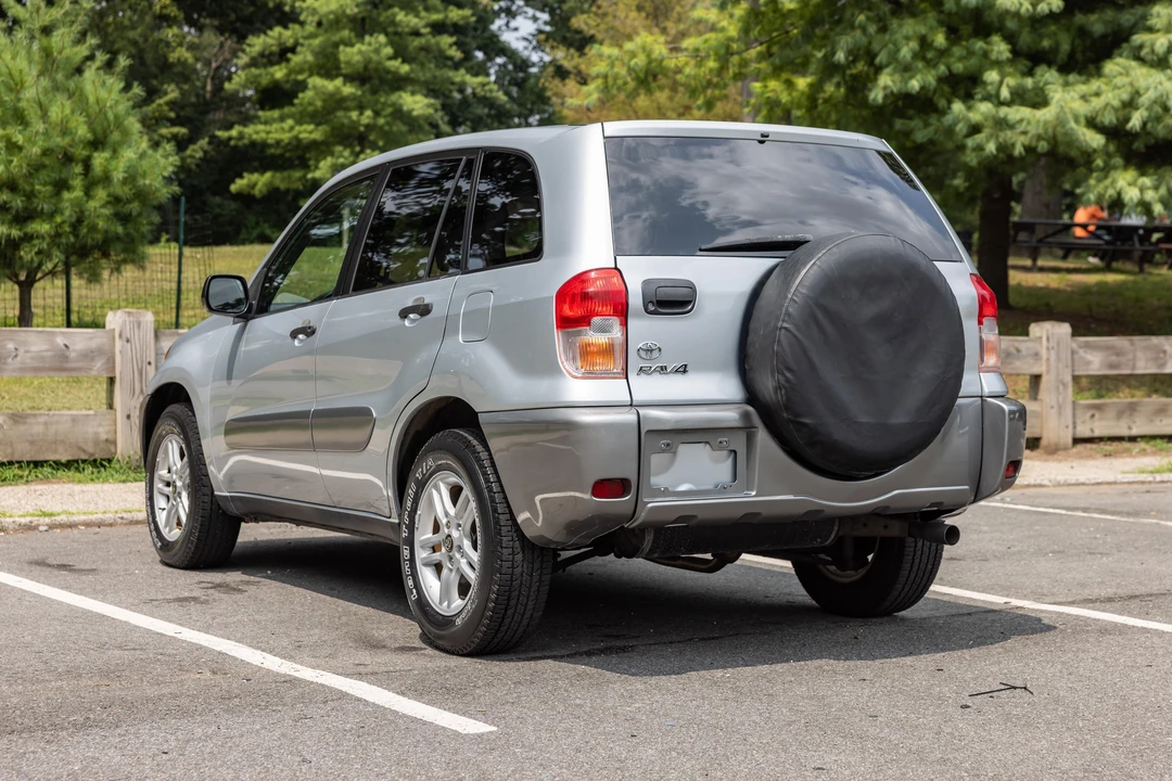 2003 Toyota RAV4 2nd Gen - Image 8 of 31