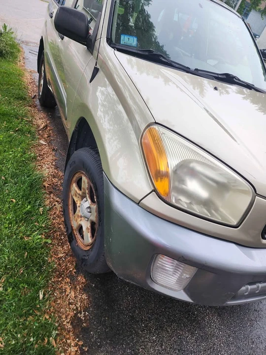 2003 Toyota RAV4 2nd Gen - Image 2 of 7