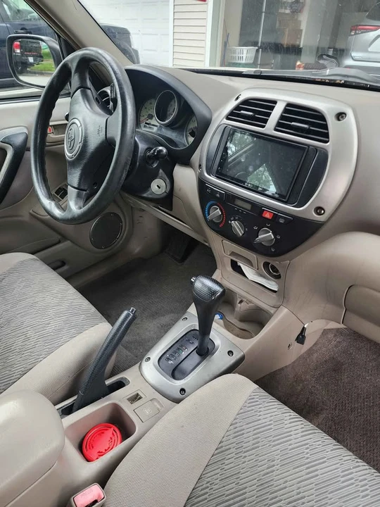 2003 Toyota RAV4 2nd Gen - Image 6 of 7