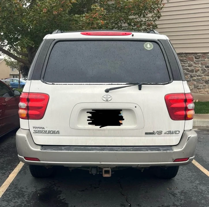 2003 Toyota Sequoia 1st Gen - Image 2 of 3