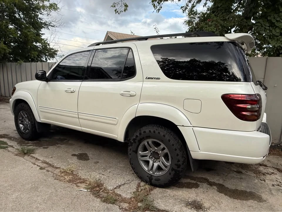 2003 Toyota Sequoia 1st Gen - Image 4 of 10