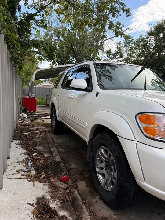 2003 Toyota Sequoia 1st Gen - Image 3 of 10