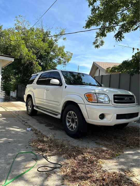 2003 Toyota Sequoia 1st Gen - Image 2 of 10