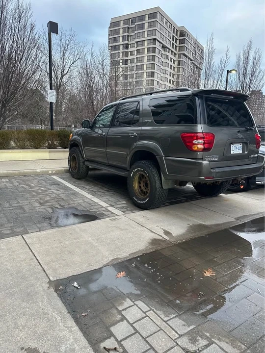 2003 Toyota Sequoia 1st Gen - Image 2 of 12