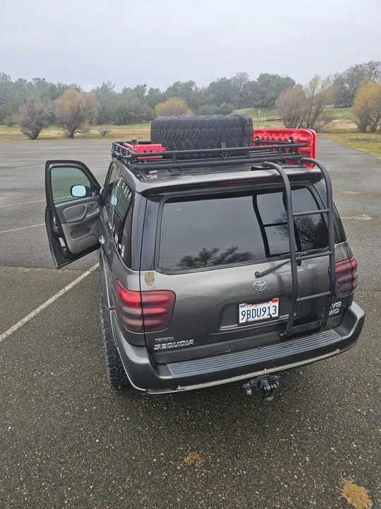 2003 Toyota Sequoia 1st Gen - Image 9 of 17