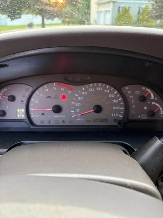 2003 Toyota Sequoia 1st Gen - Image 8 of 8