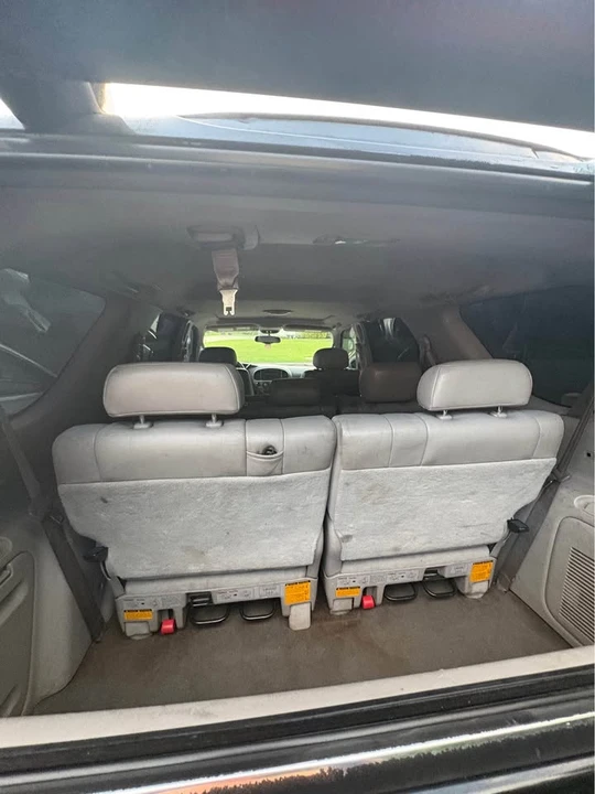 2003 Toyota Sequoia 1st Gen - Image 7 of 8