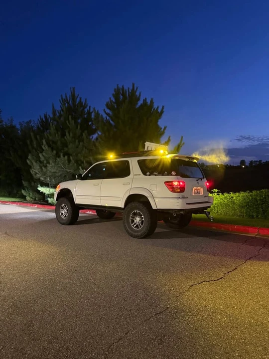 2003 Toyota Sequoia 1st Gen - Image 2 of 11