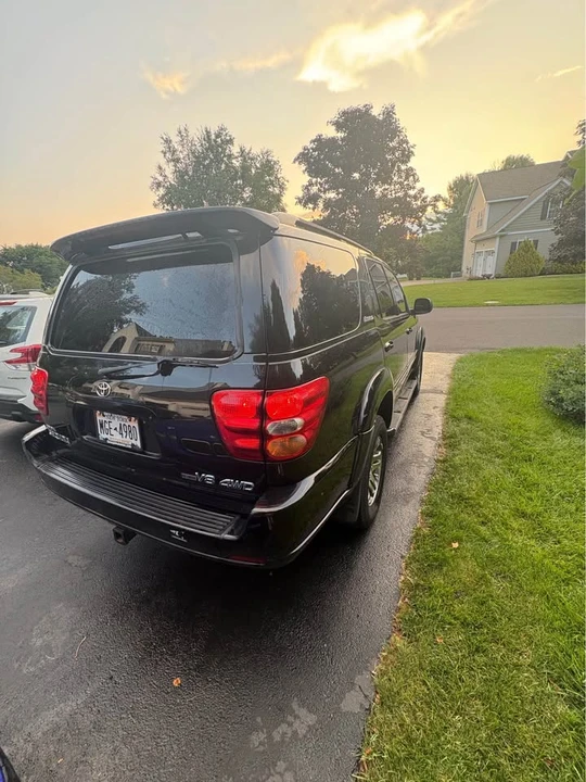 2003 Toyota Sequoia 1st Gen - Image 3 of 8