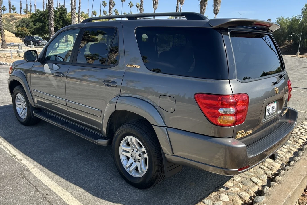 2003 Toyota Sequoia 1st Gen - Image 2 of 8