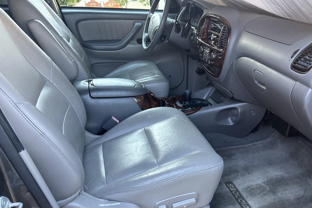 2003 Toyota Sequoia 1st Gen - Image 4 of 8