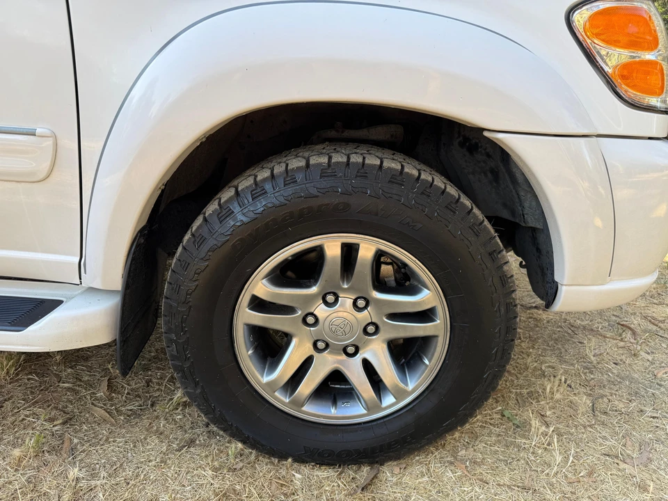 2003 Toyota Sequoia 1st Gen - Image 26 of 31