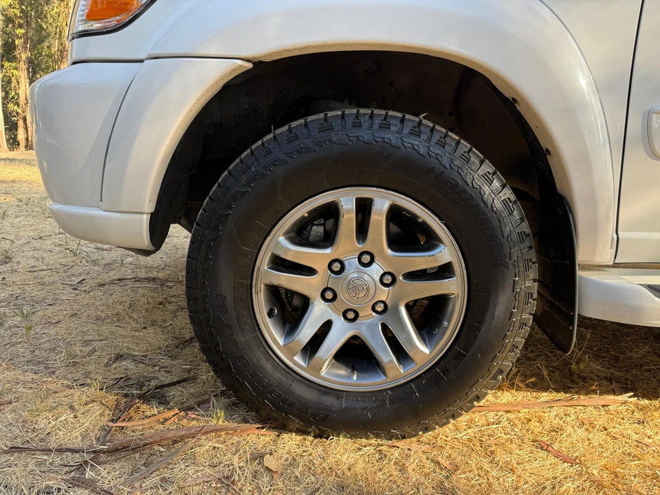 2003 Toyota Sequoia 1st Gen - Image 23 of 31