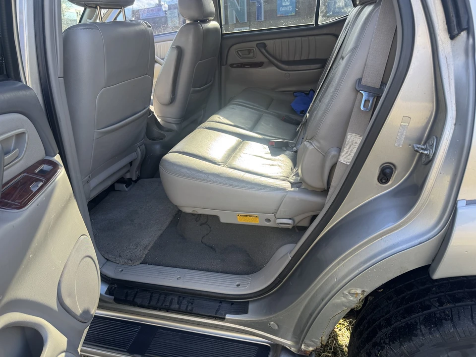 2003 Toyota Sequoia 1st Gen - Image 13 of 21