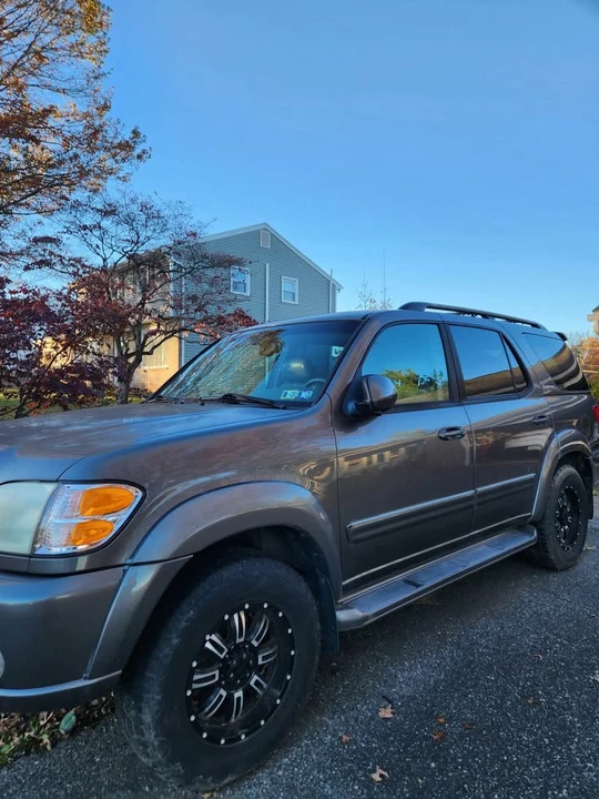 2003 Toyota Sequoia 1st Gen - Image 3 of 9