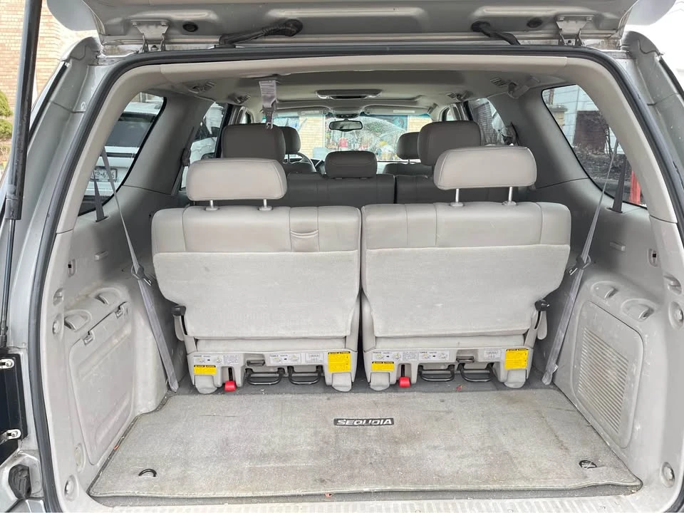 2003 Toyota Sequoia 1st Gen - Image 9 of 15