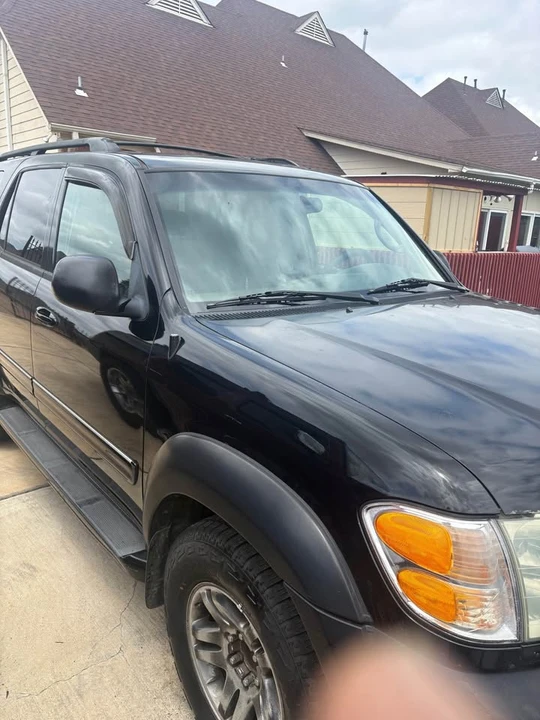 2003 Toyota Sequoia 1st Gen - Image 2 of 7