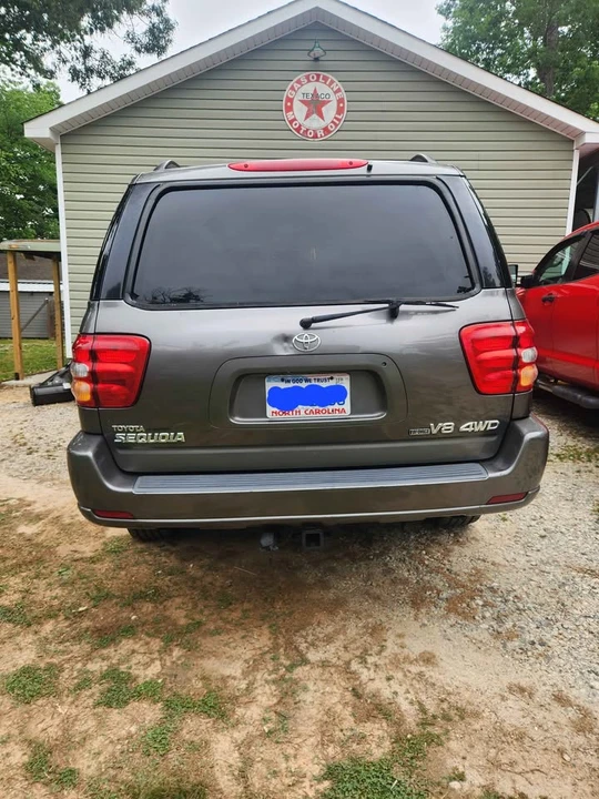 2003 Toyota Sequoia 1st Gen - Image 8 of 8