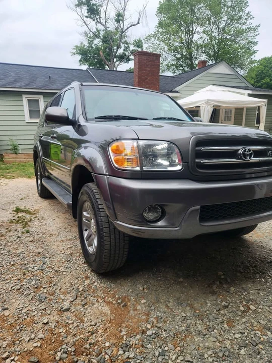2003 Toyota Sequoia 1st Gen - Image 2 of 8