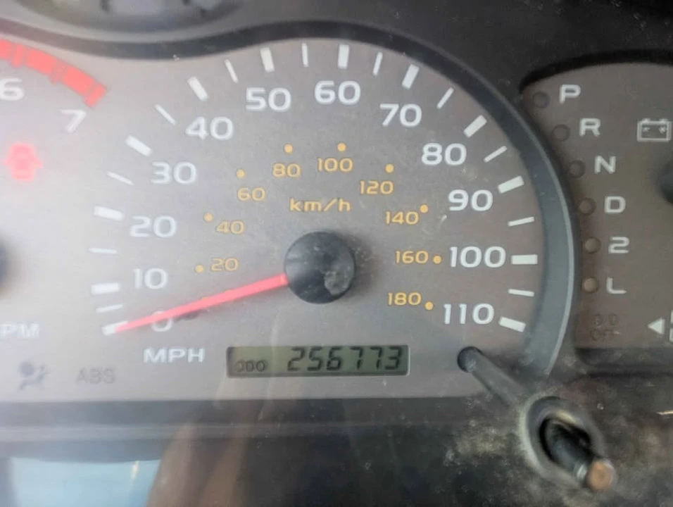 2003 Toyota Sequoia 1st Gen - Image 2 of 10