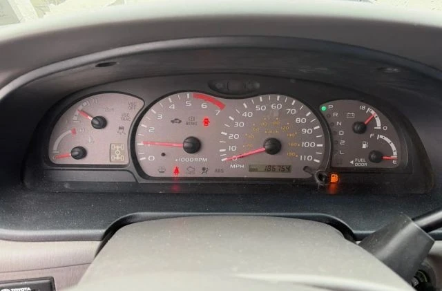 2003 Toyota Sequoia 1st Gen - Image 7 of 13