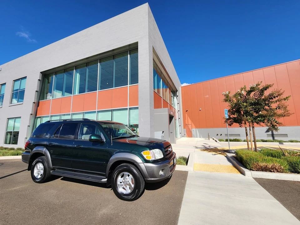 2003 Toyota Sequoia 1st Gen - Image 19 of 31