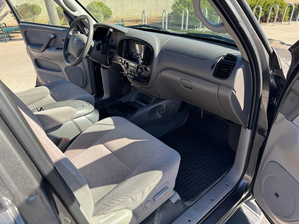 2003 Toyota Sequoia 1st Gen - Image 28 of 31