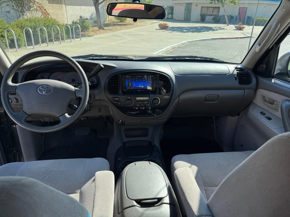 2003 Toyota Sequoia 1st Gen - Image 25 of 31