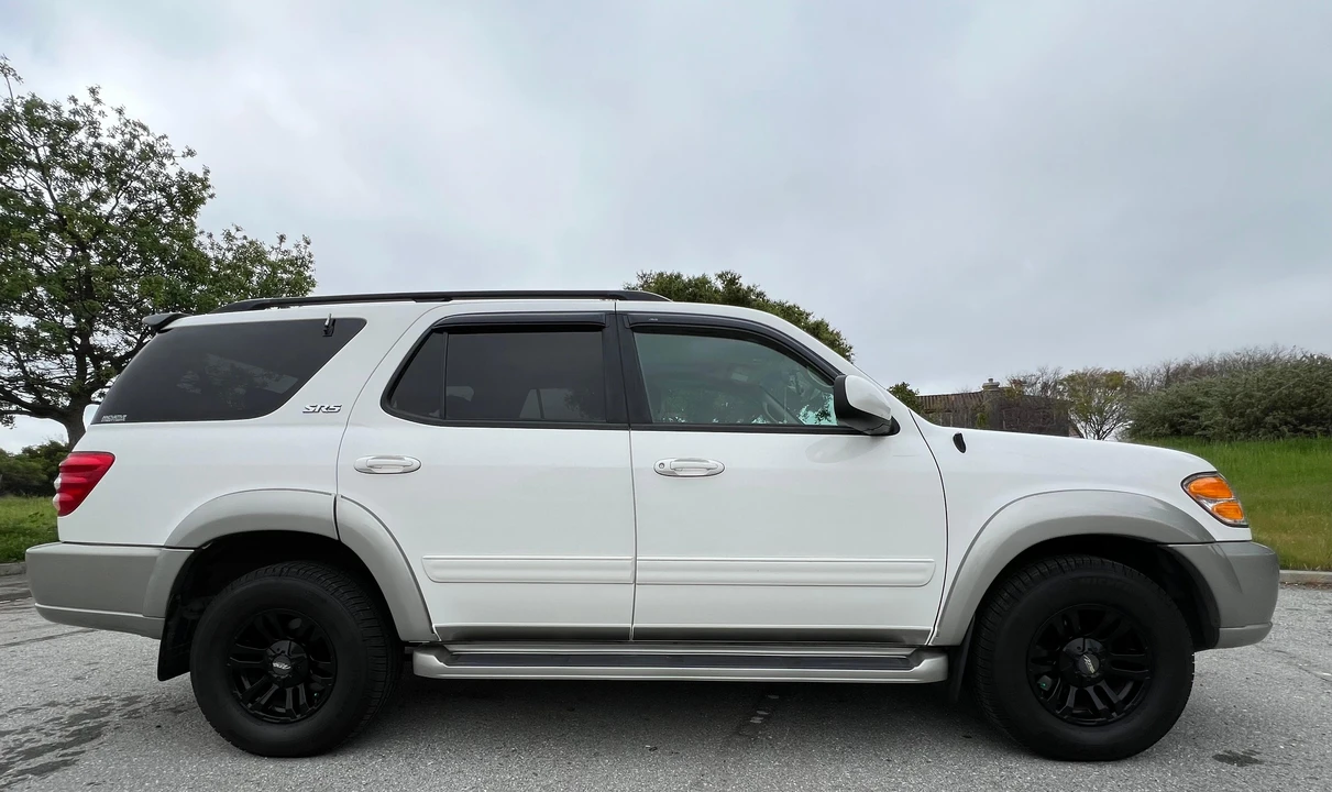 2003 Toyota Sequoia 1st Gen - Image 11 of 31