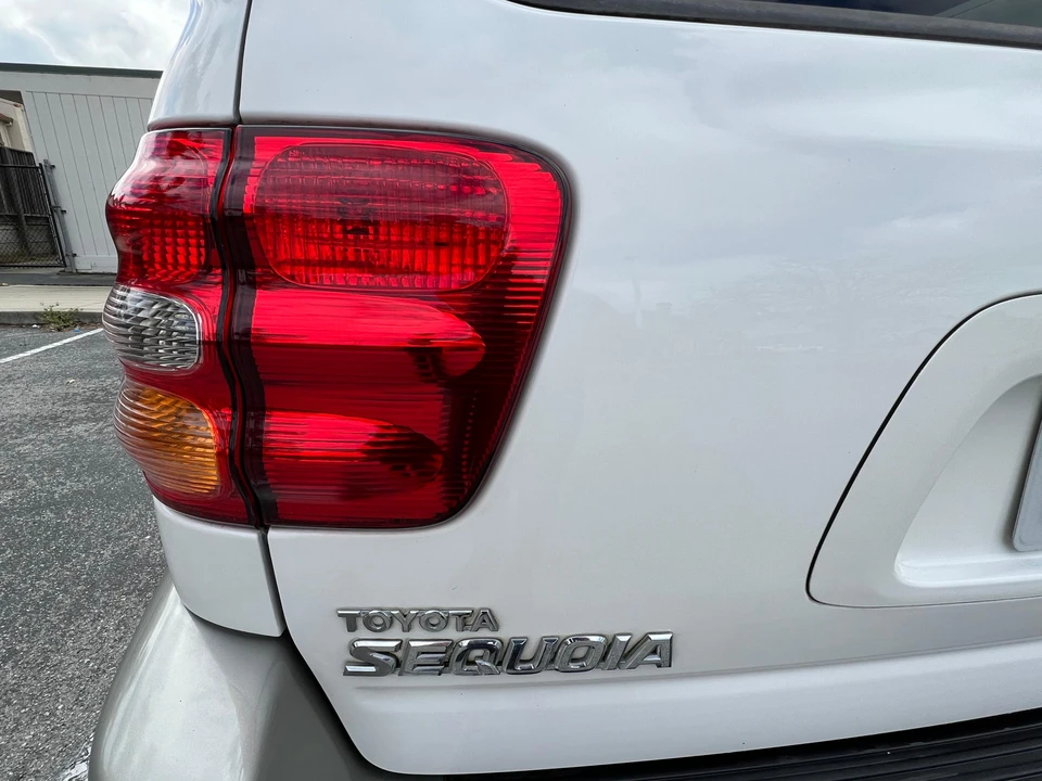 2003 Toyota Sequoia 1st Gen - Image 26 of 31