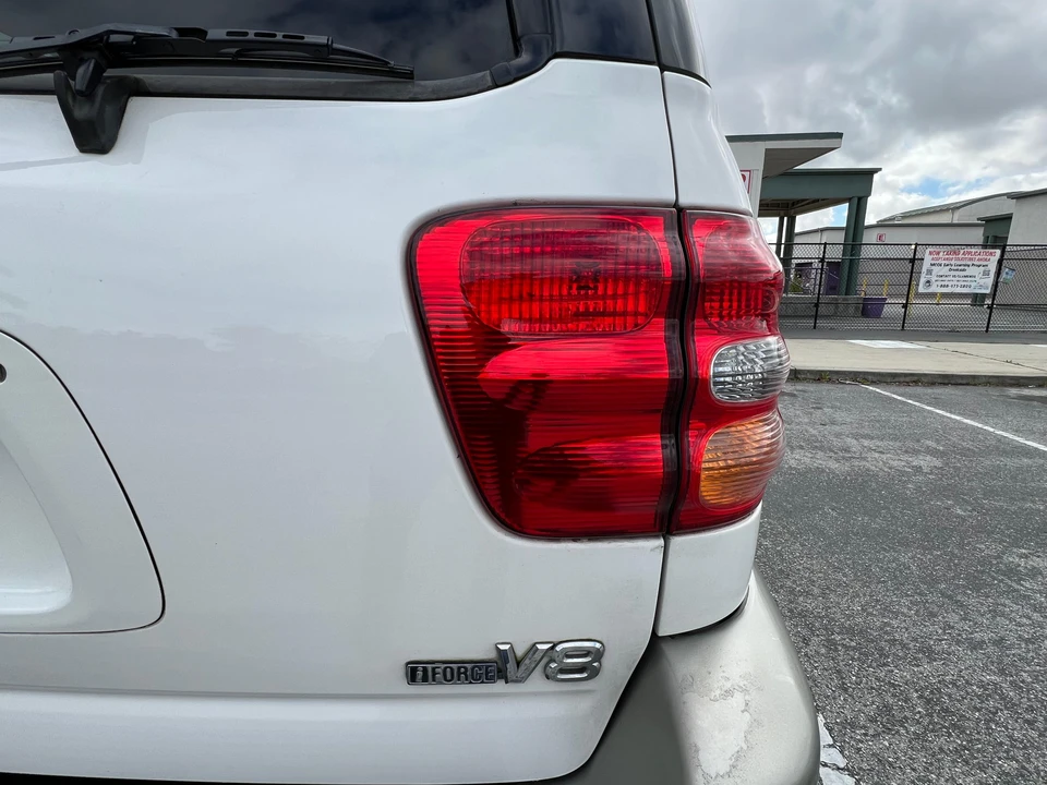 2003 Toyota Sequoia 1st Gen - Image 28 of 31