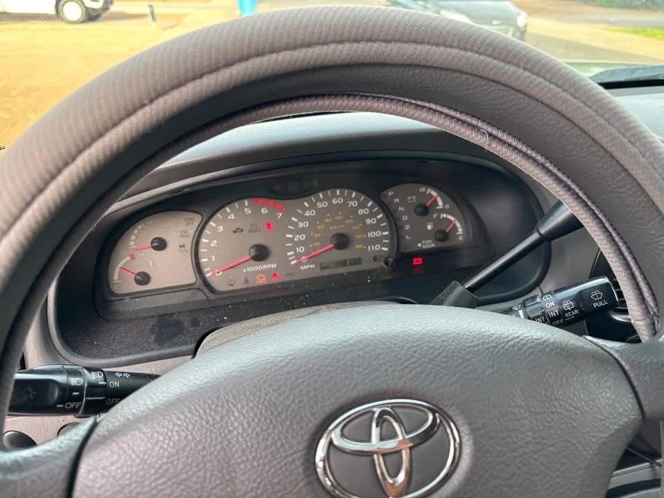 2003 Toyota Sequoia 1st Gen - Image 8 of 19
