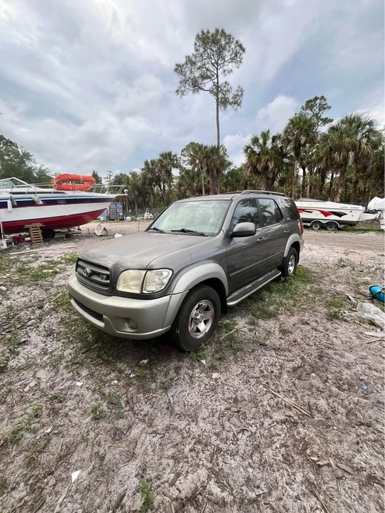 2003 Toyota Sequoia 1st Gen - Image 2 of 3