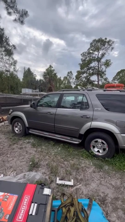 2003 Toyota Sequoia 1st Gen - Image 3 of 3