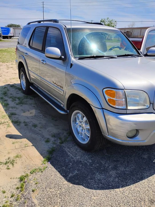 2003 Toyota Sequoia 1st Gen - Image 2 of 12