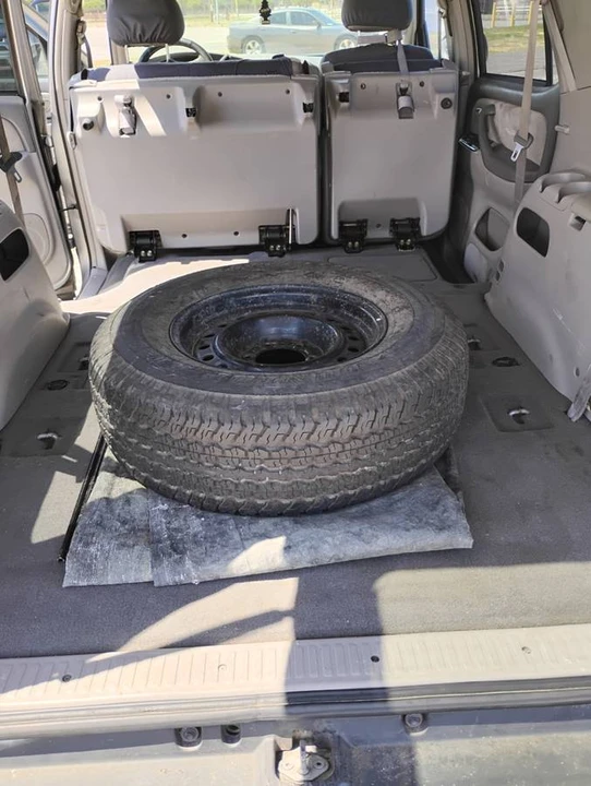 2003 Toyota Sequoia 1st Gen - Image 9 of 12