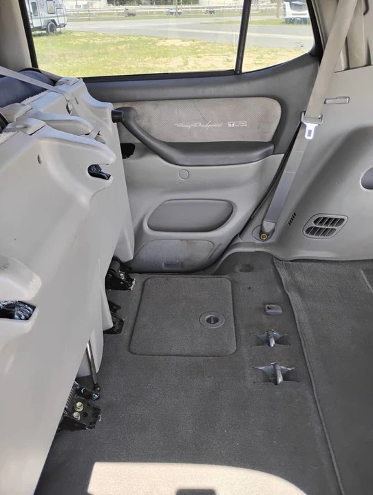 2003 Toyota Sequoia 1st Gen - Image 11 of 12