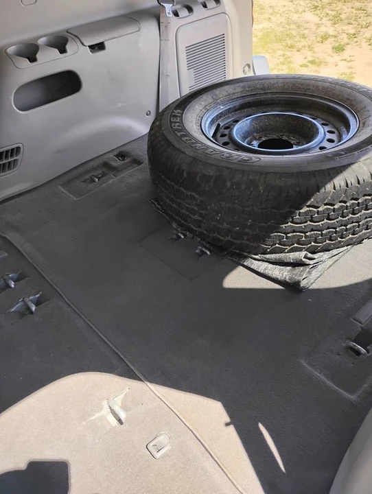 2003 Toyota Sequoia 1st Gen - Image 10 of 12