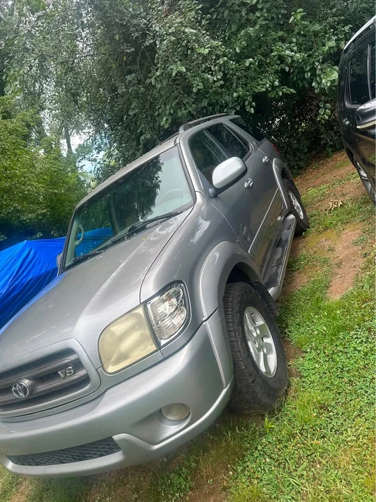 2003 Toyota Sequoia 1st Gen - Image 2 of 6