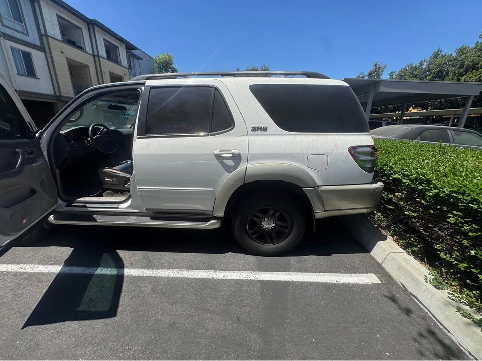 2003 Toyota Sequoia 1st Gen - Image 3 of 4
