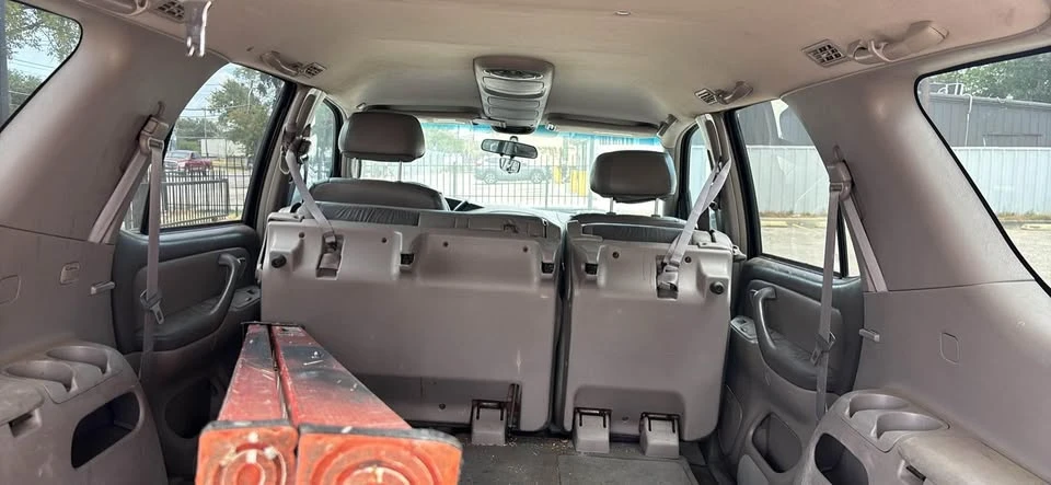 2003 Toyota Sequoia 1st Gen - Image 4 of 5
